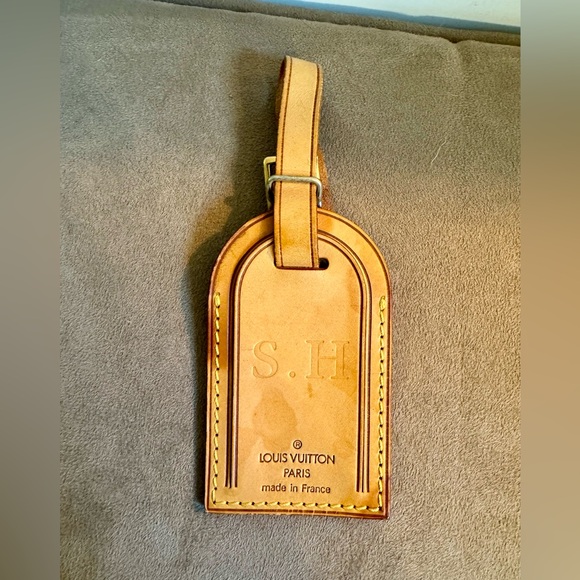 Louis Vuitton luggage tags; purchased at auction in USA. Read ad for details. - Picture 3 of 8